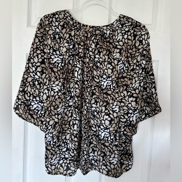 Investments Women’s Petite Medium Scoop Neck 3/4 Sleeve Blouse - Picture 6 of 6